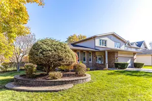 1147 N Ridge Ave, Arlington Heights, IL 60004 - Photo 2