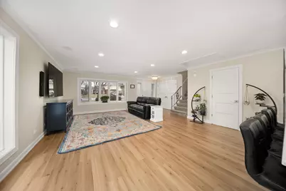 1028 Tiverton Court, Schaumburg, IL 60193 - Photo 4