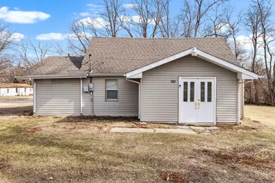 702 Cambridge Avenue, Rockford, IL 61102 - Photo 2