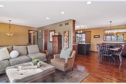 15 Newtown Court E, Buffalo Grove, IL 60089 - Photo 6