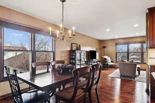 15 Newtown Ct E, Buffalo Grove, IL 60089 - Photo 8