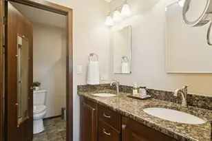 15 Newtown Ct E, Buffalo Grove, IL 60089 - Photo 16