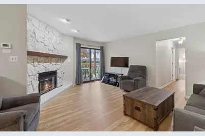 724 Maplewood Court #34-B, Willowbrook, IL 60527 - Photo 2