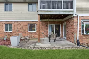 724 Maplewood Ct, Willowbrook, IL 60527 - Photo 18