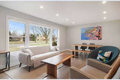 702 W Lonnquist Boulevard, Mount Prospect, IL 60056 - Photo 4