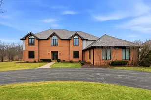 5212 Briarcrest Ln, Long Grove, IL 60047 - Photo 2