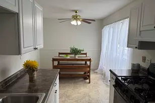 12 Oak Valley Dr, Cary, IL 60013 - Photo 8