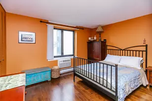 9128 W Terrace Dr, Niles, IL 60714 - Photo 6