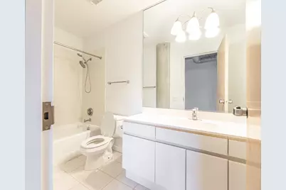 939 W Huron Street #401, Chicago, IL 60642 - Photo 14
