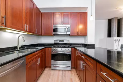 939 W Huron Street #401, Chicago, IL 60642 - Photo 4