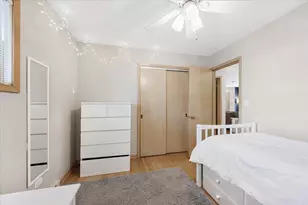 878 S Parkside Ave, Elmhurst, IL 60126 - Photo 18