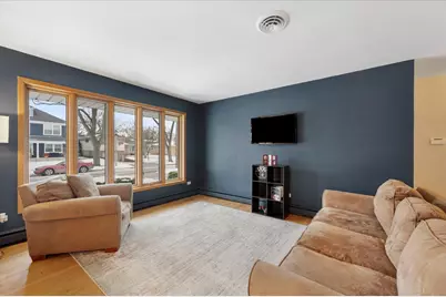 878 S Parkside Avenue, Elmhurst, IL 60126 - Photo 4