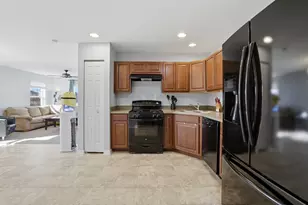 656 Vine St, Hampshire, IL 60140 - Photo 10