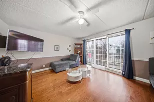 1060 N Farnsworth Ave, Aurora, IL 60505 - Photo 6