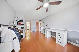 1060 N Farnsworth Ave, Aurora, IL 60505 - Photo 12