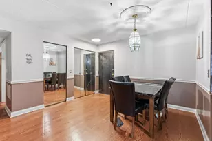 1060 N Farnsworth Ave, Aurora, IL 60505 - Photo 2