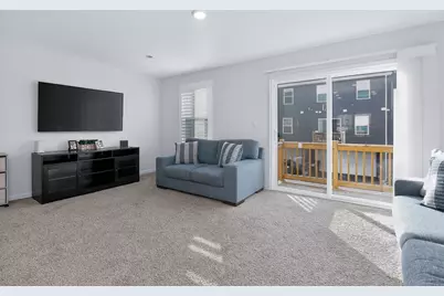 1007 Briar Glen Court, Hampshire, IL 60140 - Photo 8