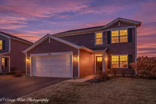 1595 Bayberry Ln, Pingree Grove, IL 60140 - Photo 2