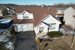 5542 Sedgeway Dr, Rockford, IL 61109 - Photo 2