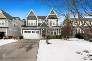 219 N Clinton Ave, Elmhurst, IL 60126 - Photo 2