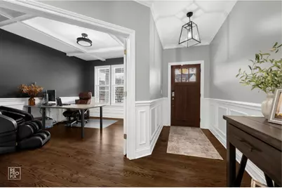 219 N Clinton Avenue, Elmhurst, IL 60126 - Photo 4