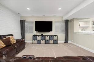 219 N Clinton Ave, Elmhurst, IL 60126 - Photo 48