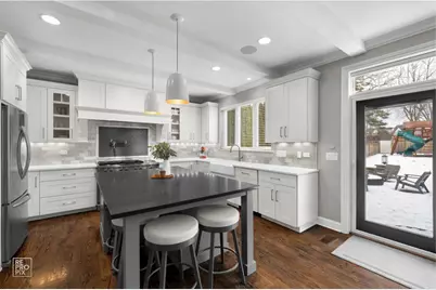 219 N Clinton Avenue, Elmhurst, IL 60126 - Photo 16