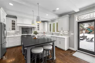 219 N Clinton Ave, Elmhurst, IL 60126 - Photo 16