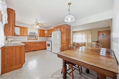 274 W Center Street, Burlington, IL 60109 - Photo 10