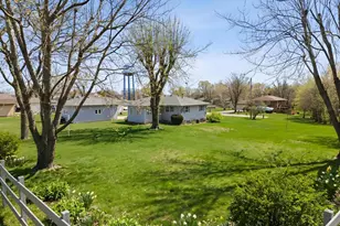 274 W Center St, Burlington, IL 60109 - Photo 34