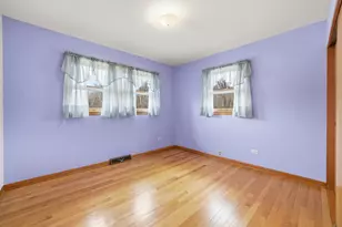 274 W Center St, Burlington, IL 60109 - Photo 22