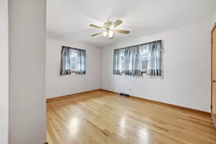 274 W Center St, Burlington, IL 60109 - Photo 20