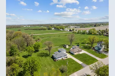 274 W Center Street, Burlington, IL 60109 - Photo 4