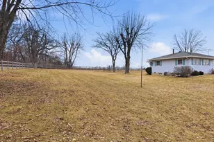 274 W Center St, Burlington, IL 60109 - Photo 52