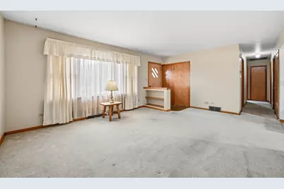 274 W Center Street, Burlington, IL 60109 - Photo 14