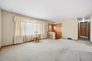 274 W Center St, Burlington, IL 60109 - Photo 14