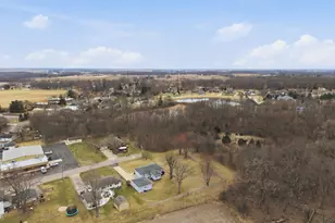 274 W Center St, Burlington, IL 60109 - Photo 46