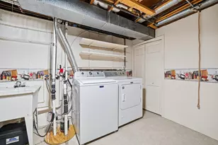 274 W Center St, Burlington, IL 60109 - Photo 32