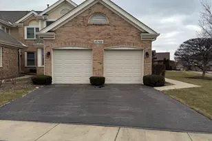 10709 Hollow Tree Rd, Orland Park, IL 60462 - Photo 2