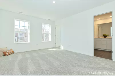 402 Neubauer Circle, Lindenhurst, IL 60046 - Photo 18