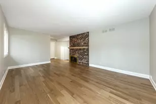 2010 Carriage Hill Rd, Lisle, IL 60532 - Photo 10