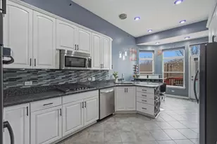 286 Prairie View Ln, Wheeling, IL 60090 - Photo 8