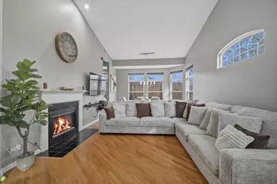 286 Prairie View Lane, Wheeling, IL 60090 - Photo 2