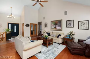 907 E Broadway Ave, Winthrop Harbor, IL 60096 - Photo 6