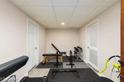 907 E Broadway Avenue, Winthrop Harbor, IL 60096 - Photo 24