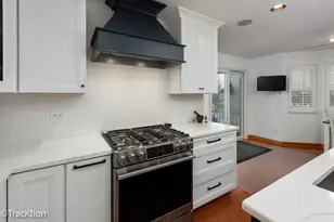 907 E Broadway Ave, Winthrop Harbor, IL 60096 - Photo 10