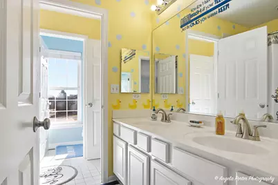 9 Laurel Valley Court, Lake in the Hills, IL 60156 - Photo 32