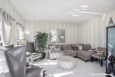 9 Laurel Valley Court, Lake in the Hills, IL 60156 - Photo 6