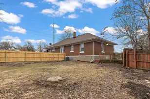 107 S State St, Lockport, IL 60441 - Photo 12