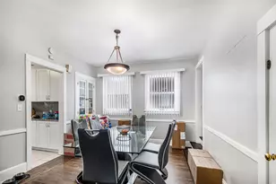 1017 W Highland Ave, Elgin, IL 60123 - Photo 8